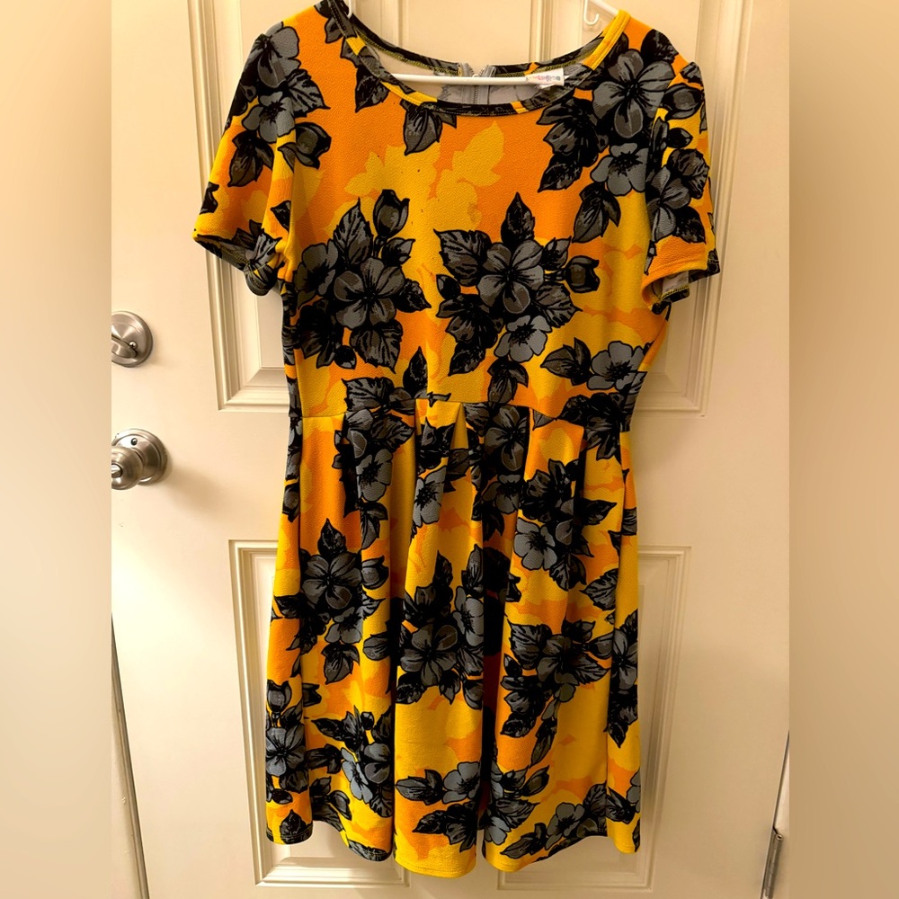 LuLaRoe Amelia - black and gold